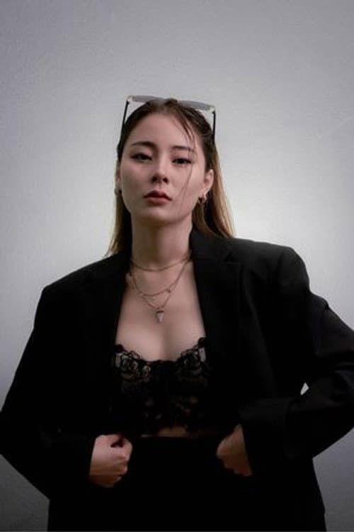 Aom Kanyapak Pornsiripitak