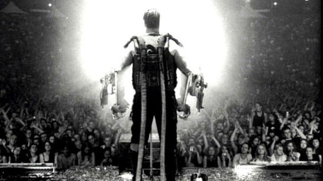 Rammstein: Anakonda im Netz
