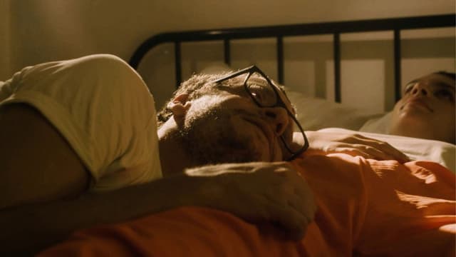 Em Solidão, à Noite, em Algum Lugar