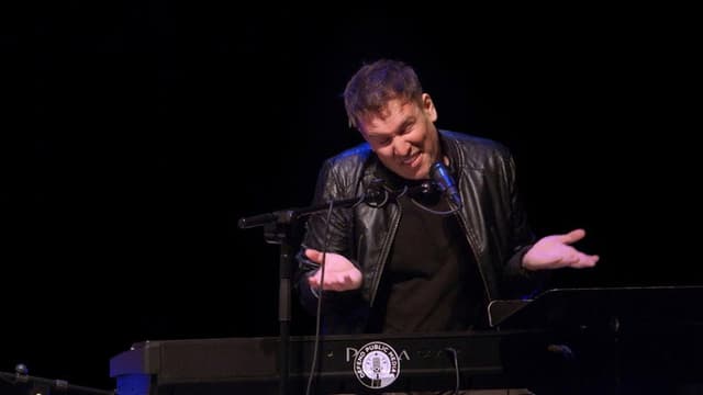 Stephen Lynch: Hello Kalamazoo