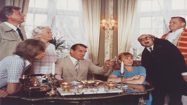 The Goldcabbage Family Breaks the Bank