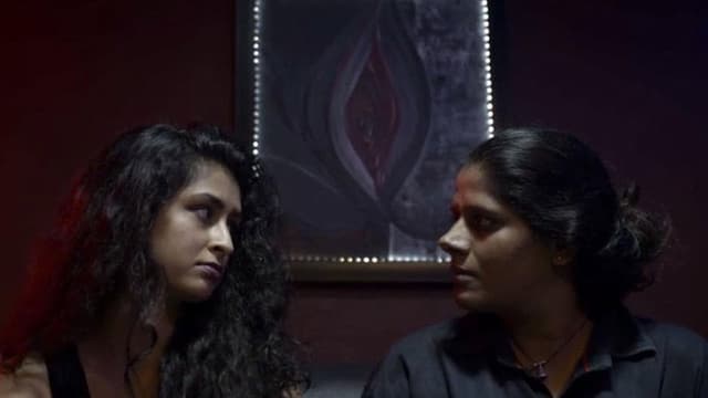 Tikli and Laxmi Bomb
