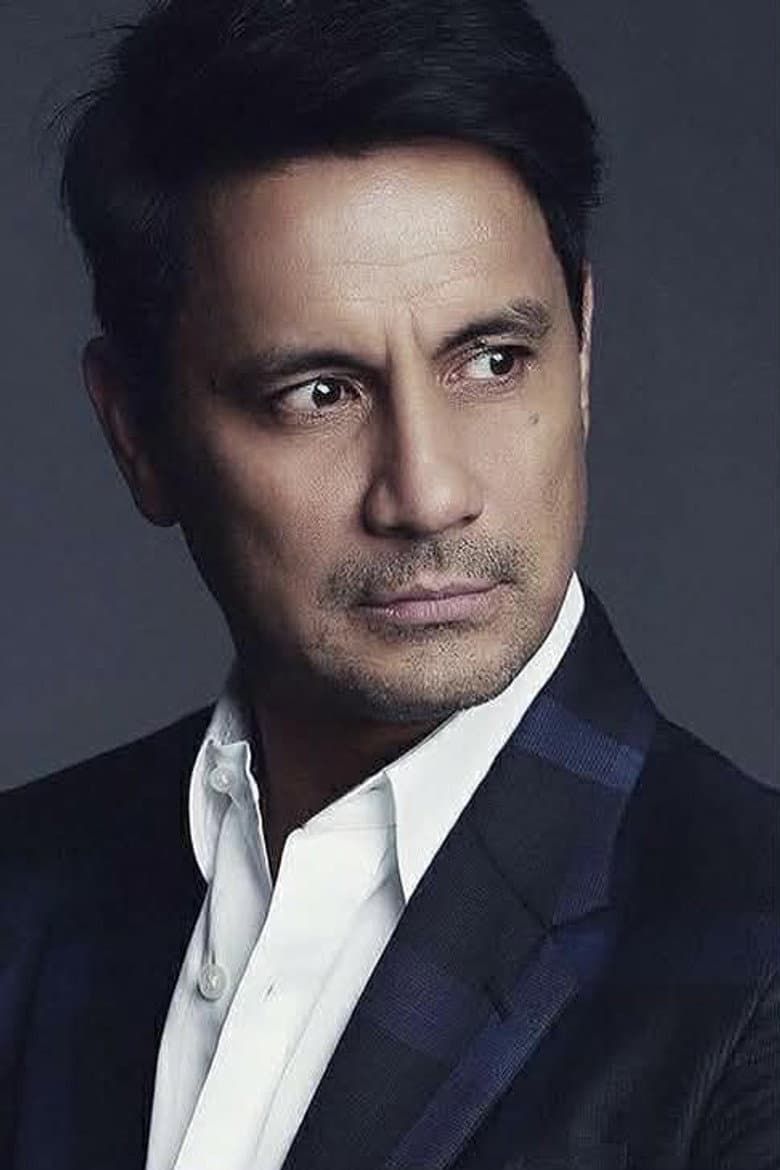 Richard Gomez