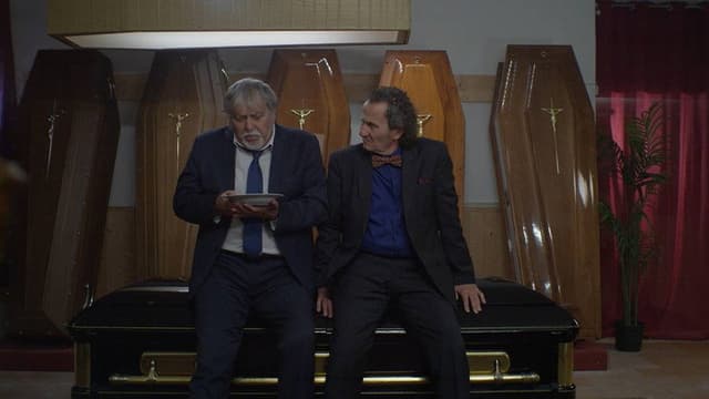 Due famiglie, un funerale