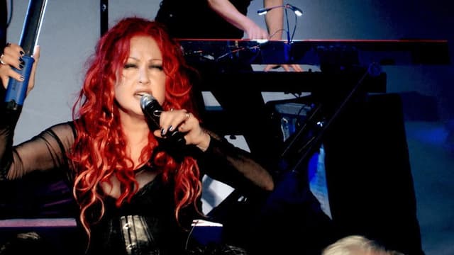Cyndi Lauper - Front and Center Presents