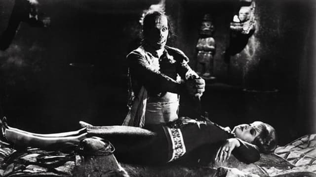 Wrestling Women vs. the Aztec Mummy