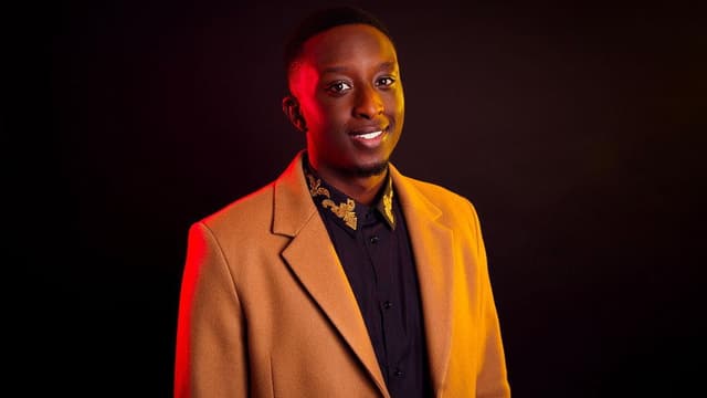 Ahmed Sylla - Différent