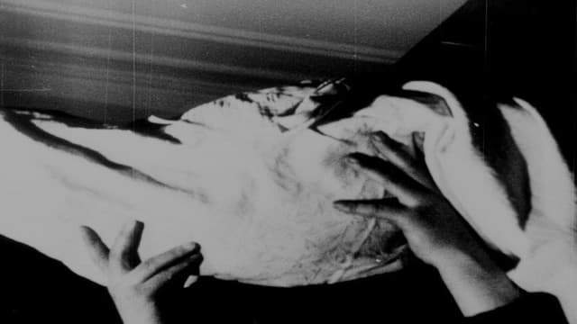 Kino-Pravda No. 18: A Movie-Camera Race Over 299 Metres and 14 Minutes and 50 Seconds in the Direction of Soviet Reality