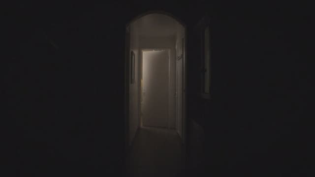 UN INVITADO NO TOCA A LA PUERTA