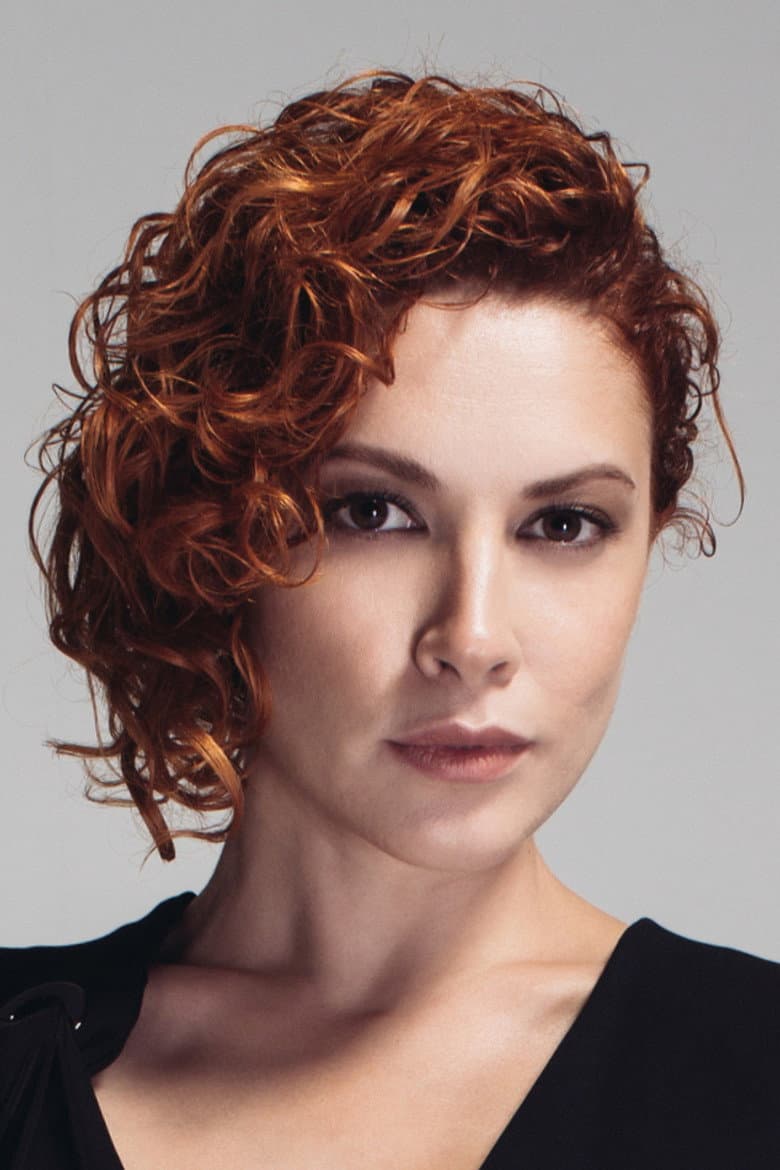 Açelya Topaloğlu