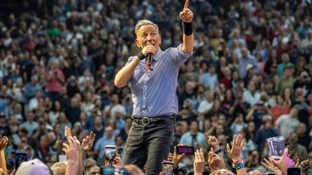 Bruce Springsteen and the E Street Band: Land of Hope and Dreams American Tour (Philadelphia Freedom Cut): Part One