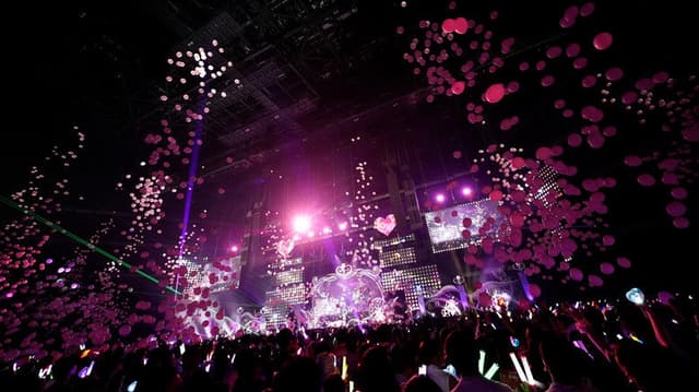 =LOVE 7th ANNIVERSARY PREMIUM CONCERT THE MOVIE