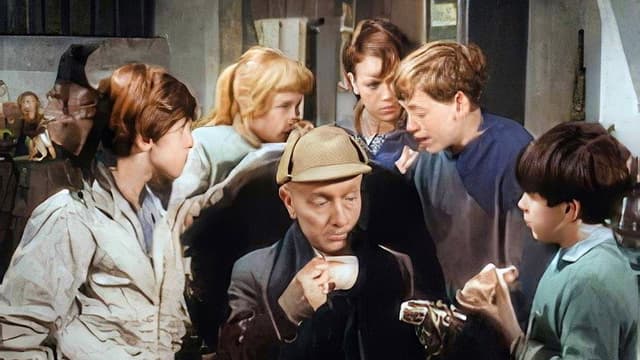 Five Have a Mystery to Solve