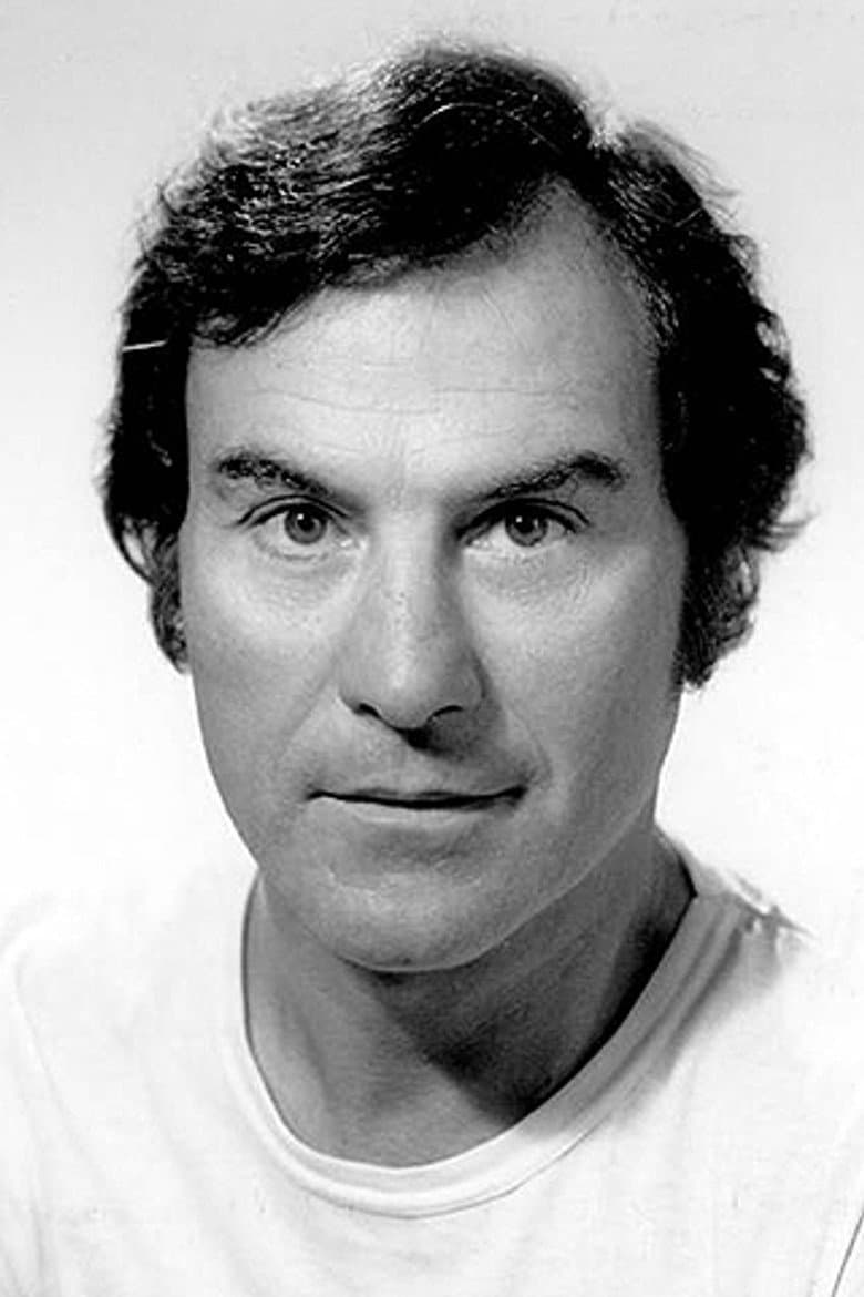 Leonardo Villar