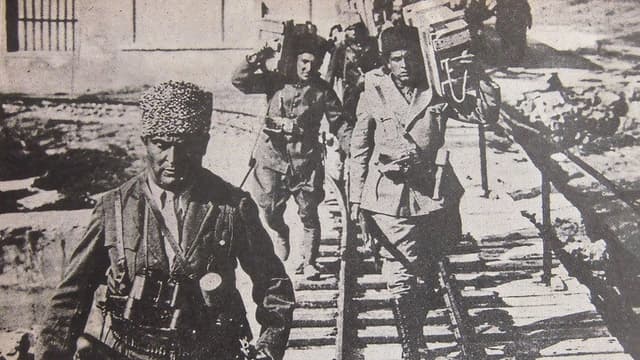 Bir Millet Uyanıyor