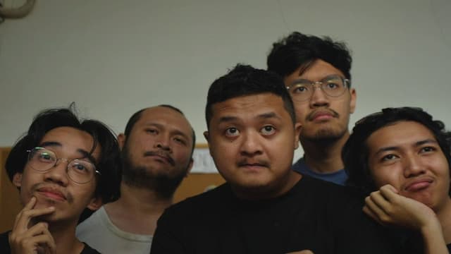 Pisang Robot Satu Kata