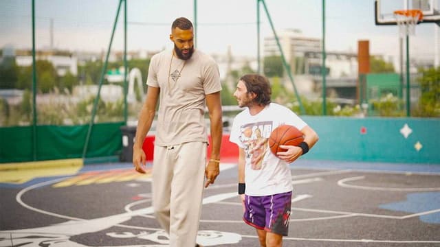 Le doc Quotidien - Les baskets et nous