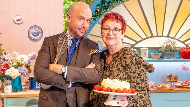 The Great British Bake Off: An Extra Slice