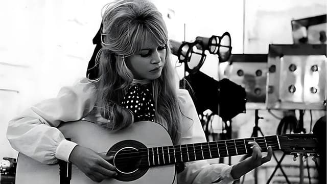 Brigitte Bardot : Divine B.B.