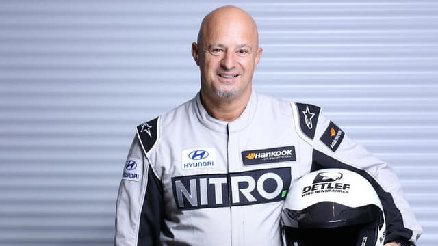 Detlef wird Rennfahrer