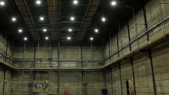 Quiet on Set: The Class Division in the Film Industry?
