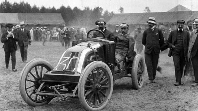 Automobile: Ride and Fall