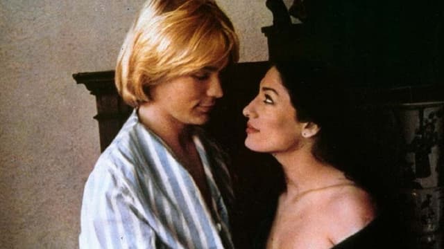 Love Hotel - Full Service