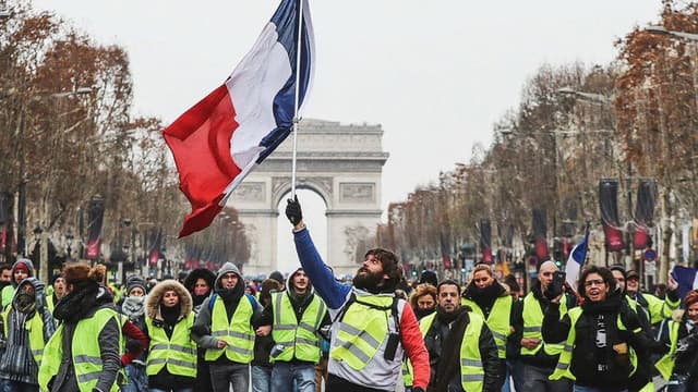 Président : le prix à payer - Face à la rue