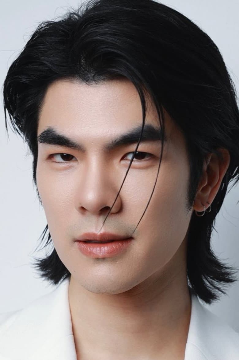 Phakphum Romsaithong