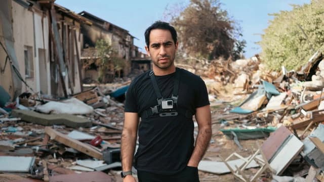 Al Tira: Diary from a Nation at War