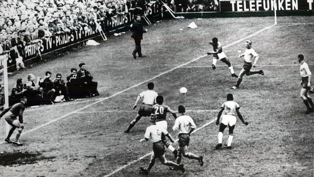 Hinein: The Official film of 1958 FIFA World Cup Sweden